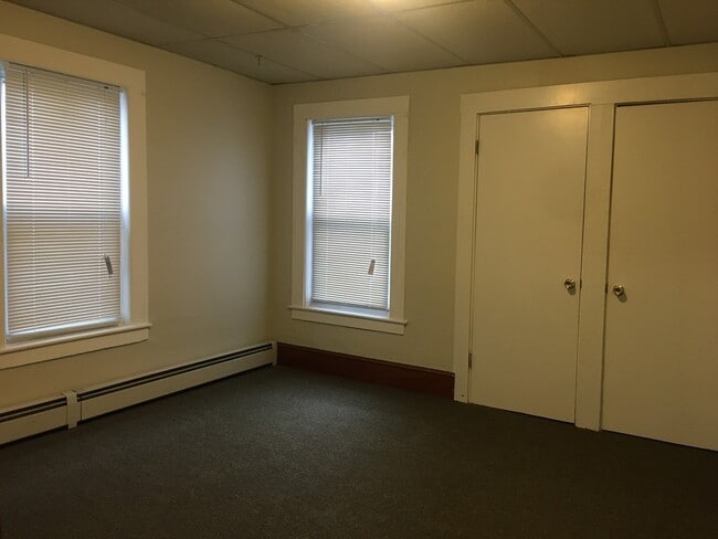 Building Photo - 278 E Main St