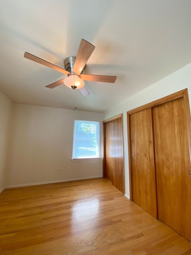 Building Photo - Bright & Breezy 3BR Ranch Ulster Park