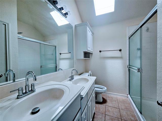 Building Photo - 2113 Woodhaven Dr
