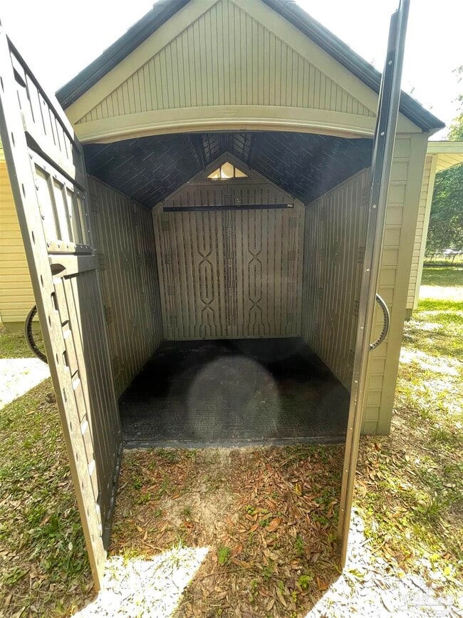 Building Photo - 6208 St Ann Ave