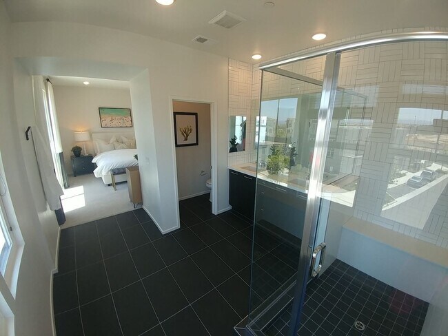 Building Photo - Your New Sanctuary Awaits!