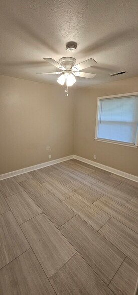 Building Photo - 5207 Mansfield Ln