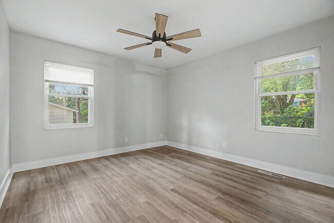 Building Photo - 1811 Devra Dr