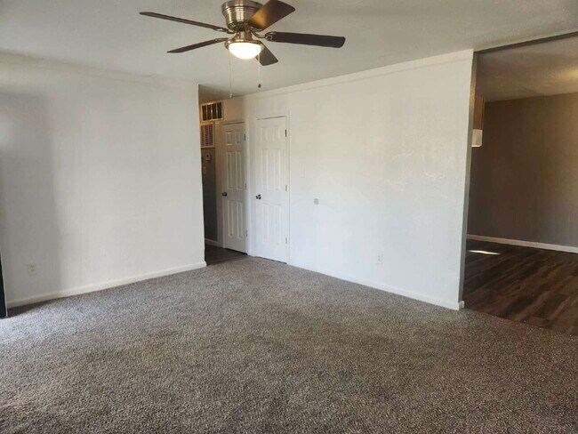 Building Photo - Charming 4-Bedroom Gem in Cahokia Heights!