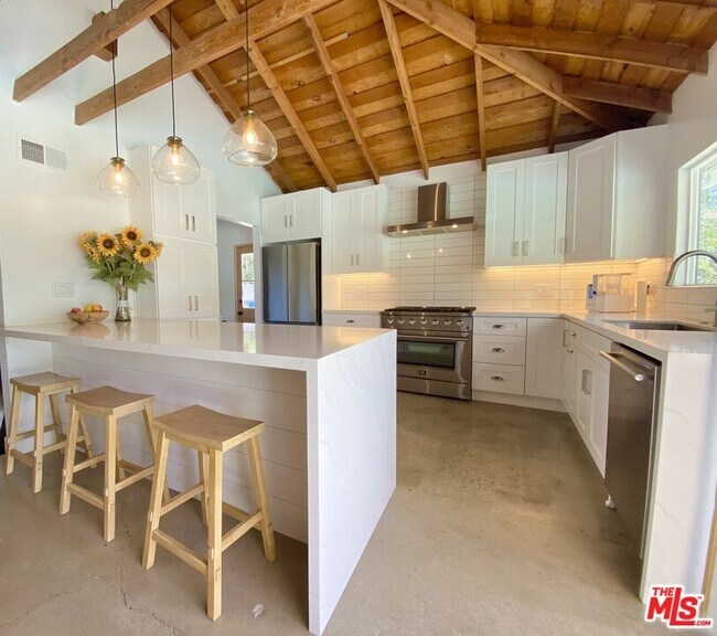 Building Photo - 1343 Rancho Ln