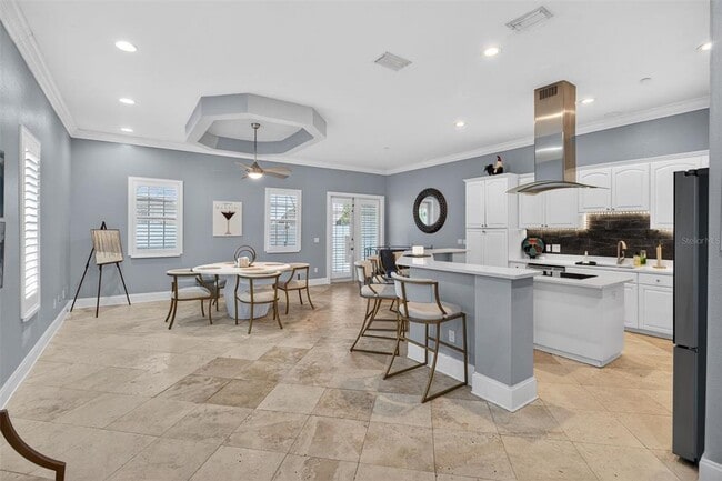 Building Photo - 5601 Bayshore Blvd