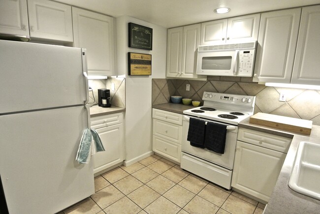 Primary Photo - Lovely Ballard Condo w/ Plenty Space! Avai...