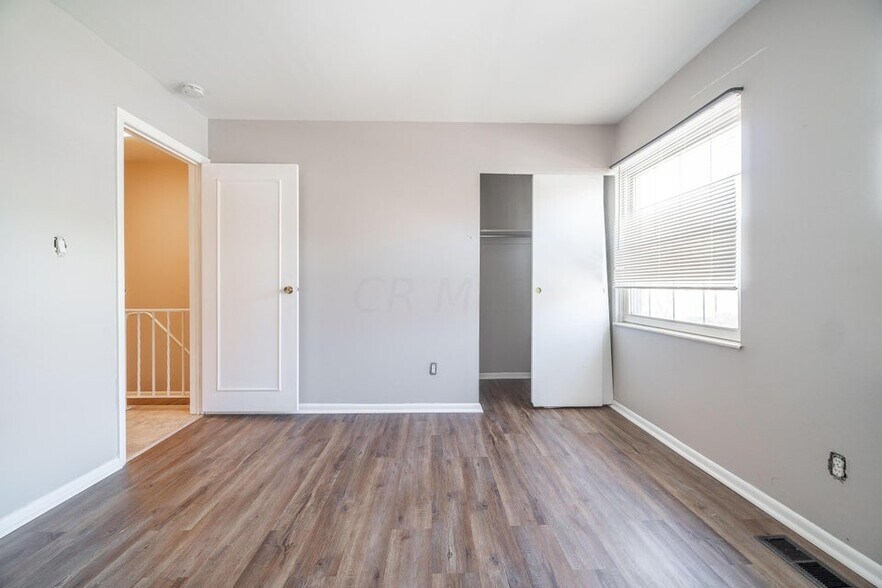 Building Photo - 106 Tarryton Ct E