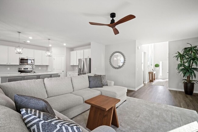 Building Photo - 567 Dreher Dr