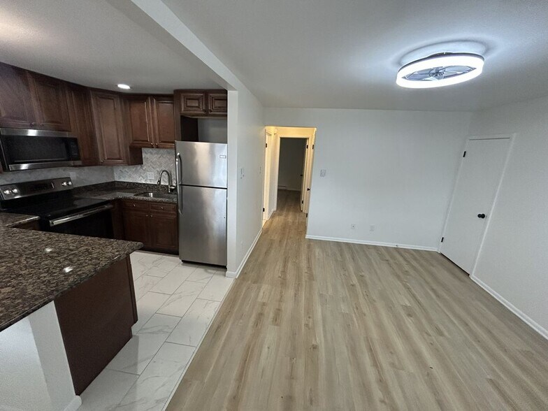 Building Photo - 3200 W Brigantine Ave