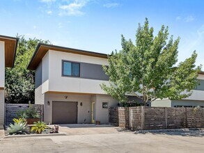 Building Photo - 2101 Montopolis Dr