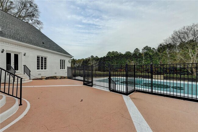 Building Photo - 1000 Grayson Pkwy