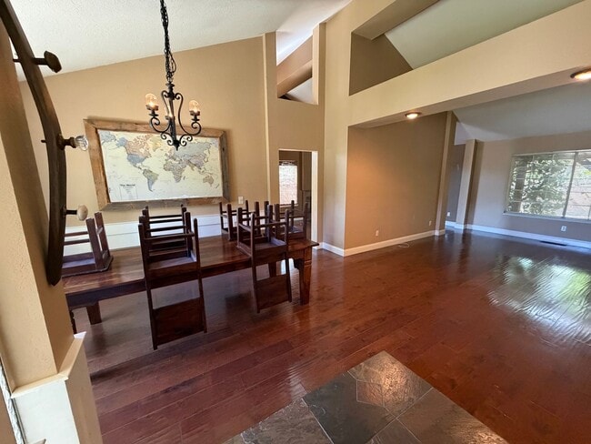 Building Photo - 2461 Bay Hill Cir
