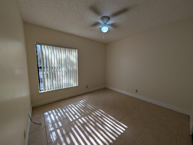 Building Photo - 3830 Coral Tree Cir