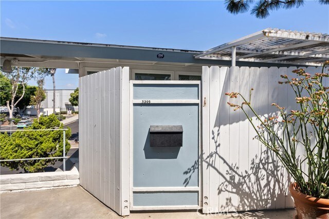 Building Photo - 3205 Bayside Dr