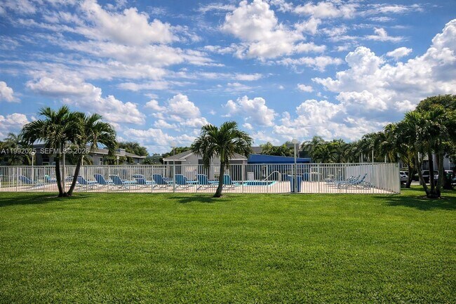 Building Photo - 422 NE 210th Cir Terrace