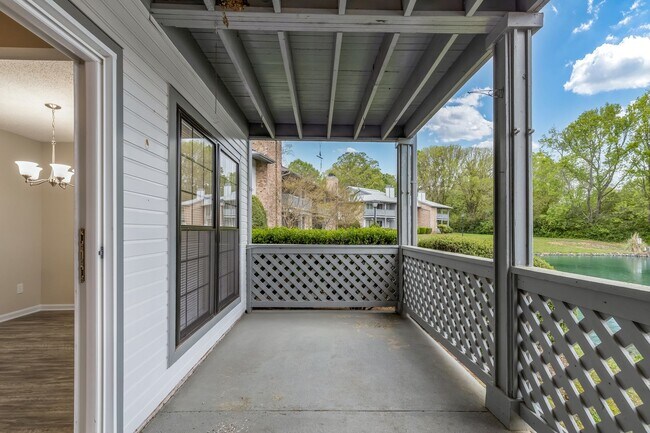 Building Photo - Discover Your Lakeside Oasis: 2 Bedroom Condo at Harris Lake