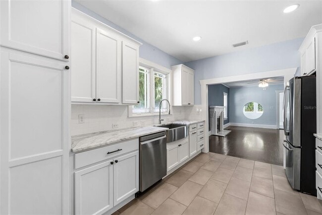 Building Photo - 313 23rd Ave N