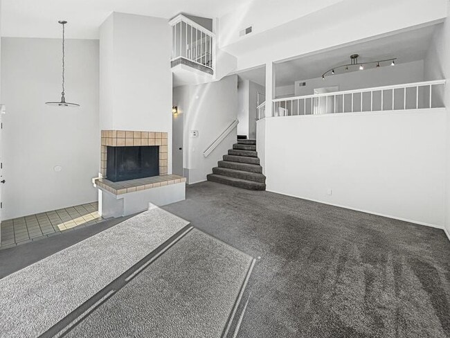Building Photo - 3312 Caminito Eastbluff