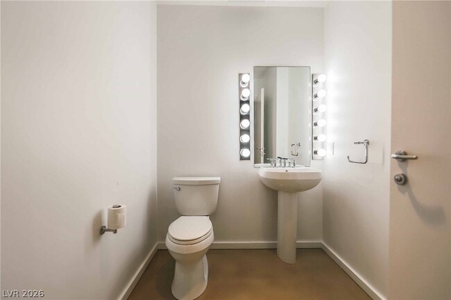 Building Photo - 900 S Las Vegas Blvd