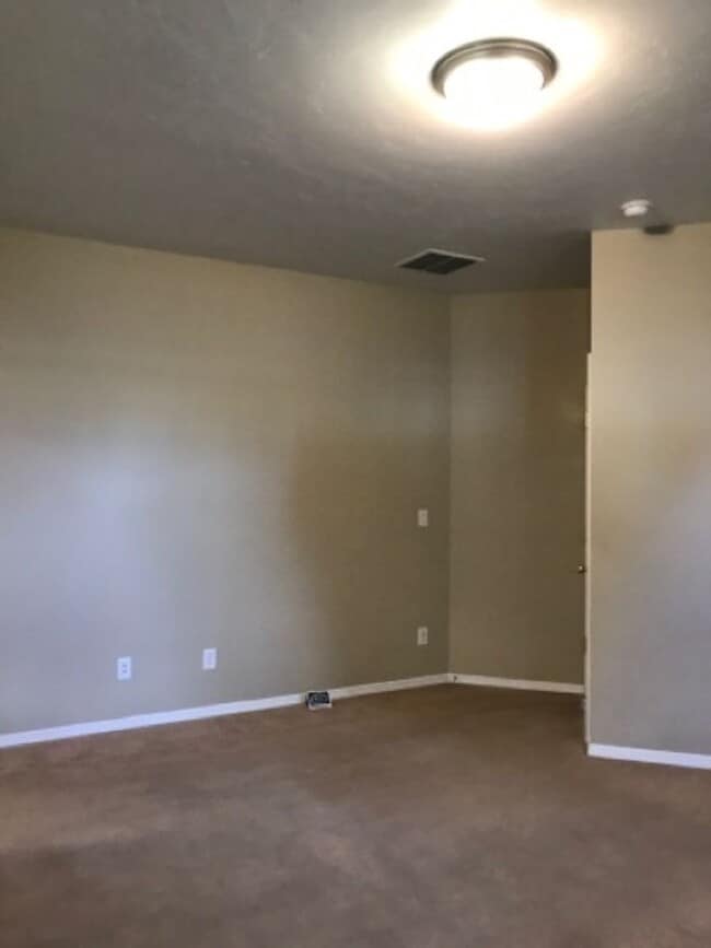 Building Photo - 321 Aspenwood Dr