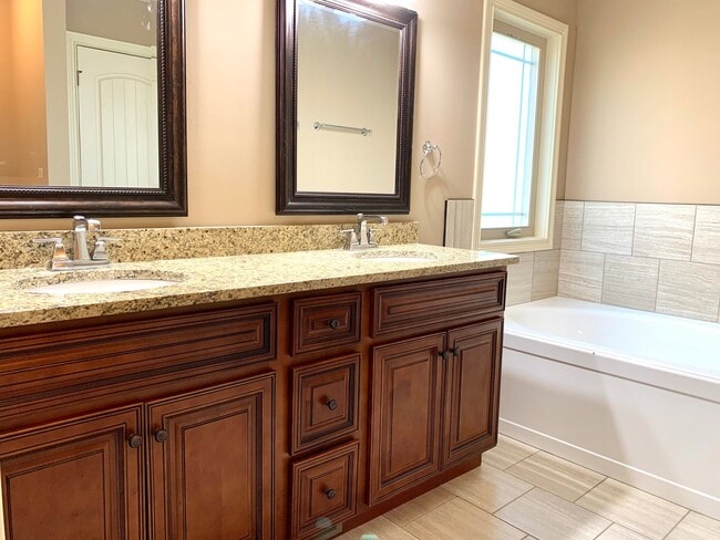 Building Photo - 1053 Quiver Ln