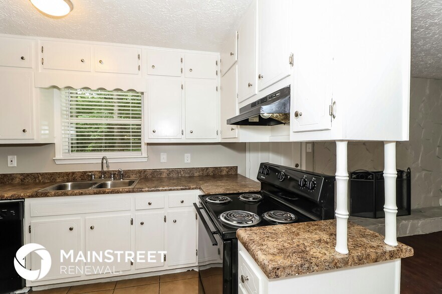 Building Photo - 3470 Valley Oaks Rd