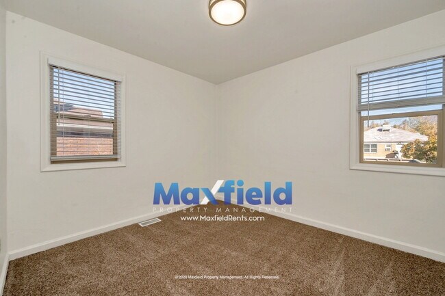 Building Photo - LEASE SPECIAL ! Sugarhouse Bungalow 2 BD 1 BA 1GA - 1500+ sq ft