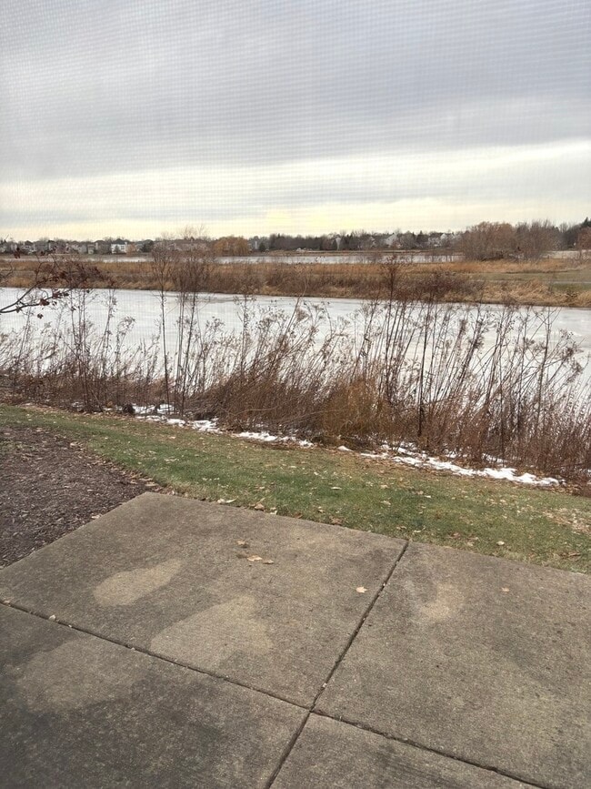 Building Photo - 549 Springbrook Trail N