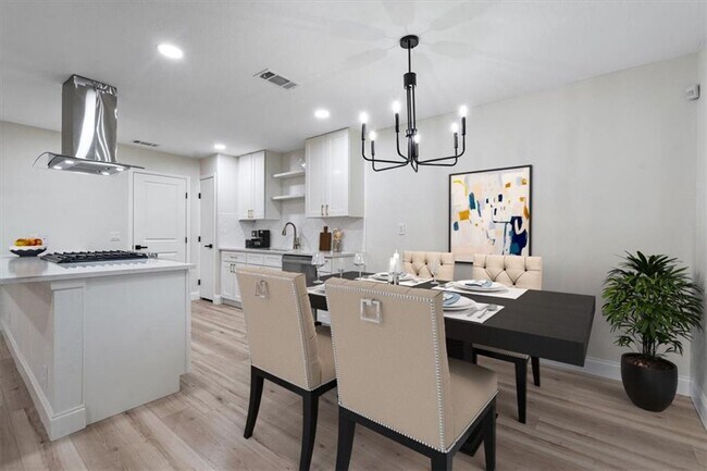 Building Photo - 304 Skyloop Dr