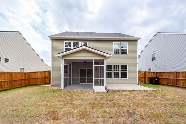 Building Photo - 3 Bedroom, 2.5 Bathroom Home in Hunters Bend - Ladson