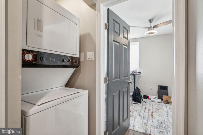 Building Photo - 655 N 33rd St