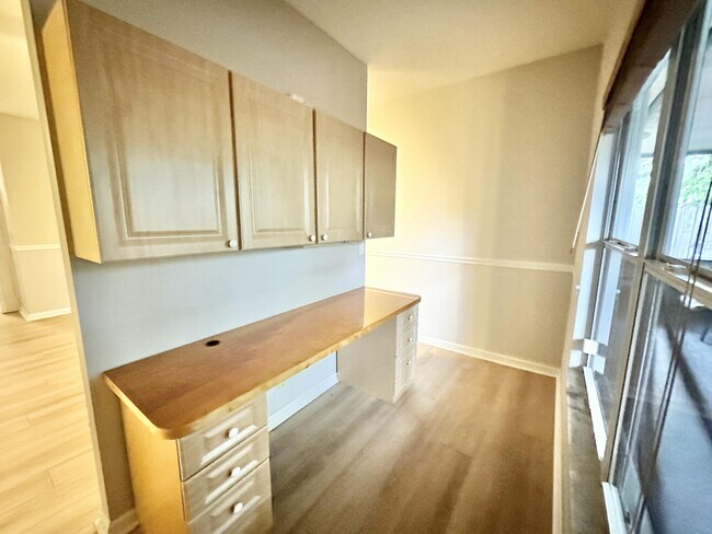 Building Photo - 702 Via Toscana Via