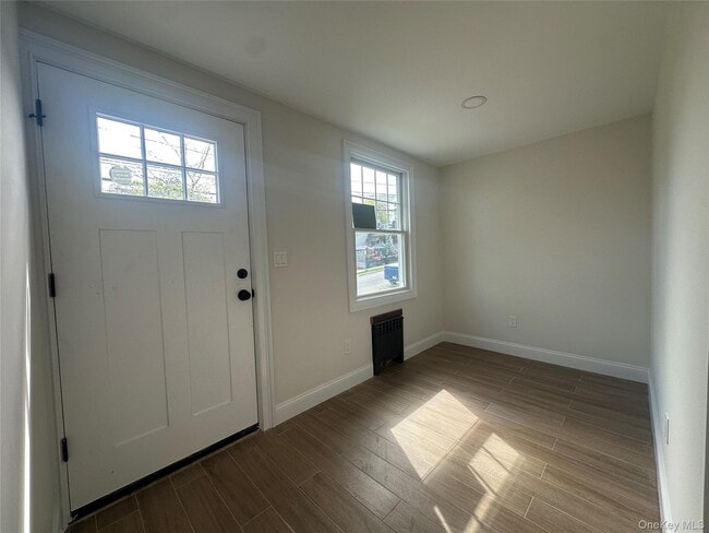 Building Photo - 1 Alvin St