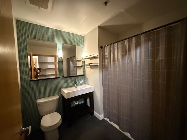 Building Photo - Bonnie Jean Flats