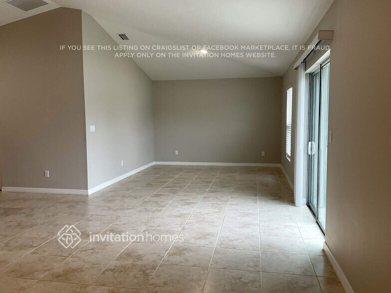 Building Photo - 842 Starland St SE