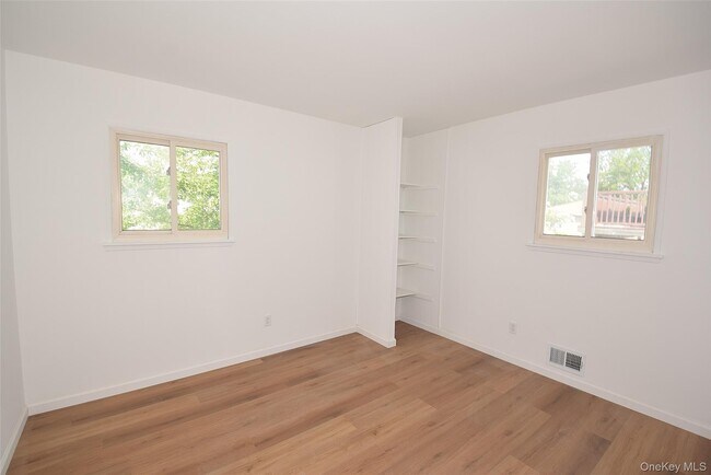 Building Photo - 855 Surf St