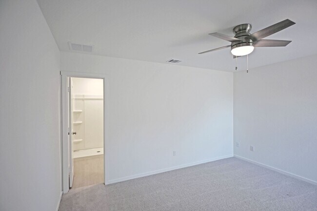 Building Photo - 223 Zyra Ave