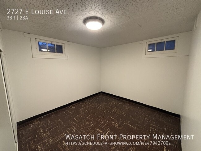 Building Photo - 2727 E Louise Ave