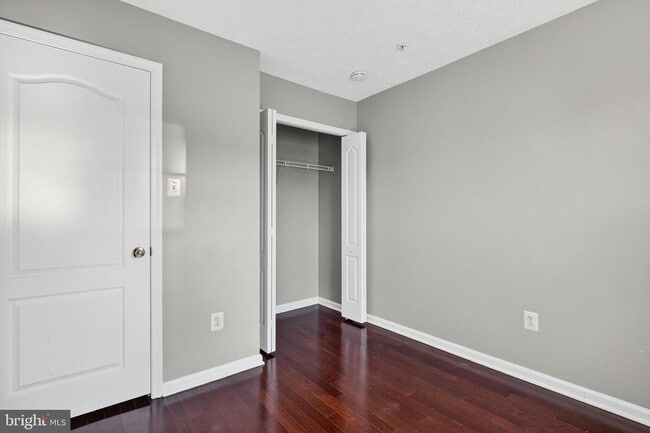 Building Photo - 3231 Halcyon Ct