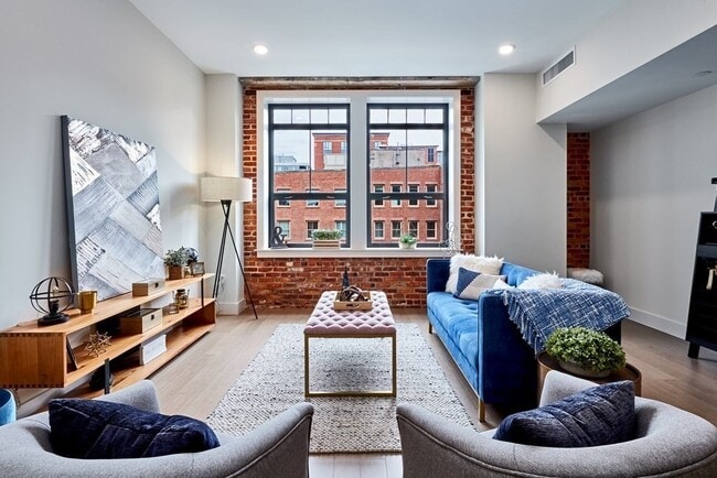Building Photo - 129 Portland St