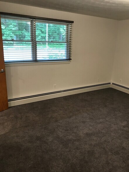 Master bedroom - 1507 Armacost Rd