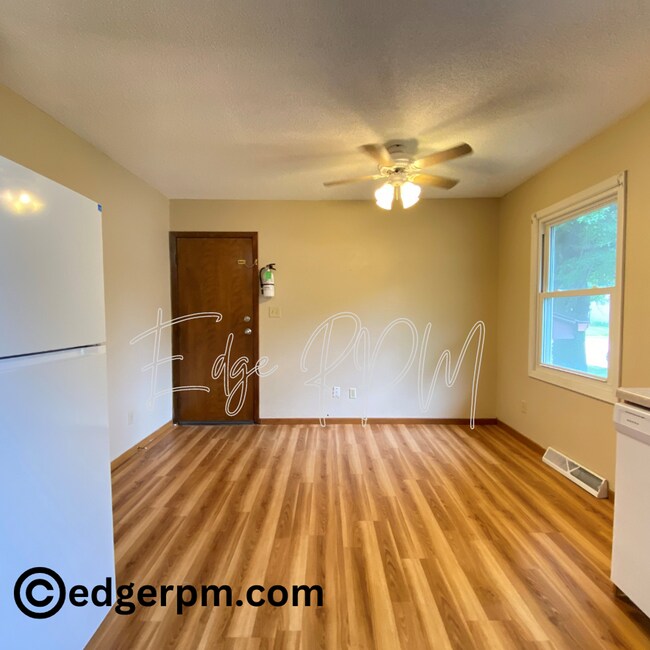 Building Photo - 2624 W 3rd St