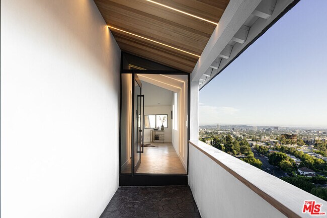 Building Photo - 7866 Fareholm Dr