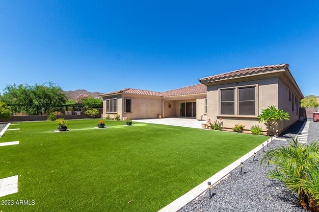 Building Photo - Gorgeous 5 bed 4.5 bath single level home in Scottsdale