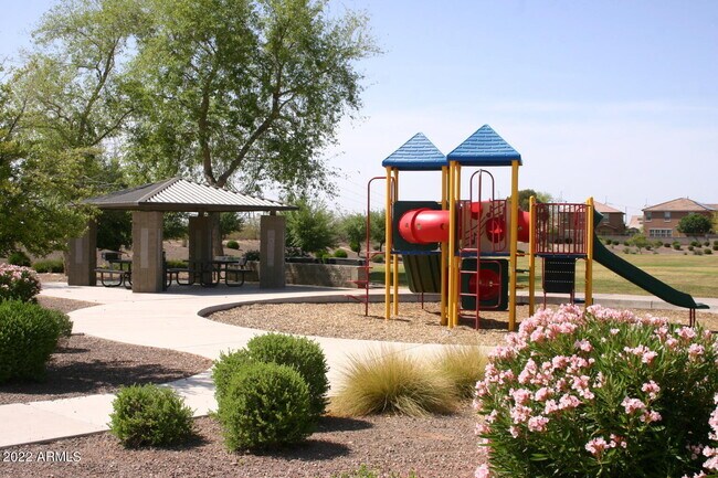 Building Photo - 12108 W Range Mule Dr