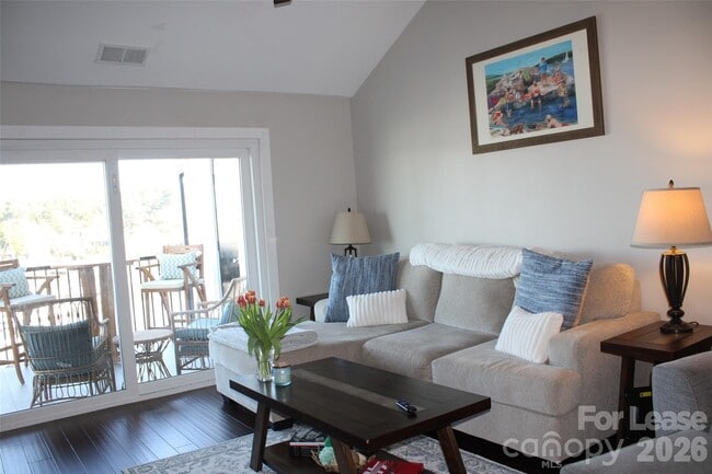 Building Photo - 18749 Vineyard Point Ln