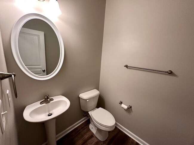 Building Photo - 200 Seasons Circle, Unit 604, Suffolk, Va,...