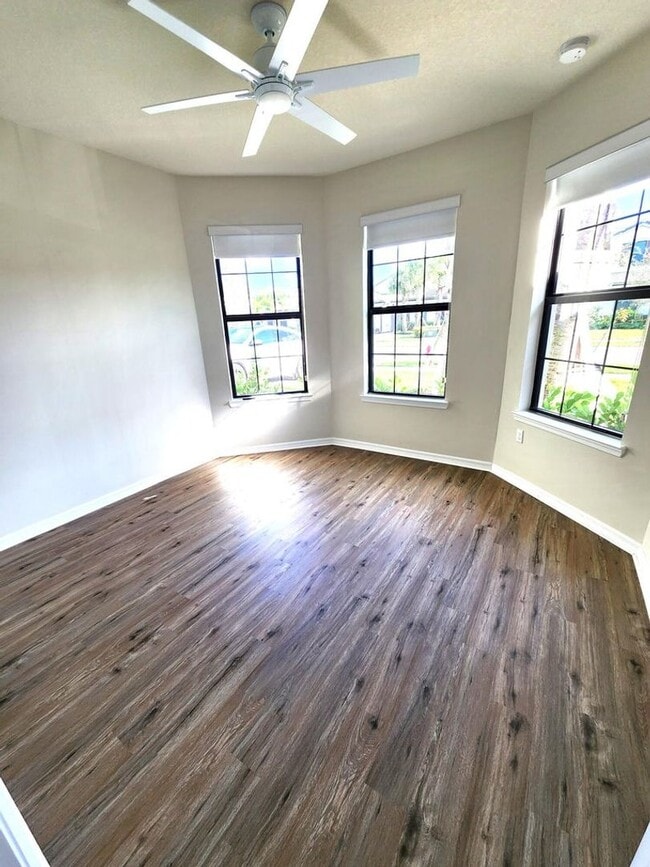 Building Photo - 8295 Vaulting Dr