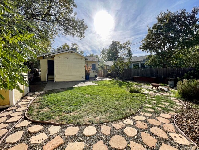 Building Photo - 4941 10th Ave